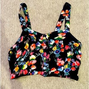 Cute and Sexy Flirty Half Top That Is Black W Colorful Flowers! 🌹🌸🌼S Small.